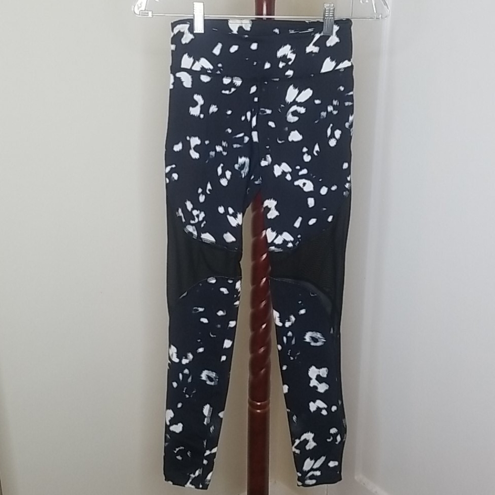 Varley leggings w/mesh detail